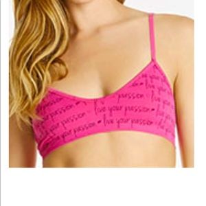 Fabletics hot pink sports bra in size xs